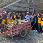 Jumat Bersih di Pattimang, Polsek Malangke dan Warga Bersihkan Pasar Belawa Baru