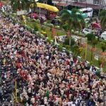 Semarak HUT ke-27 Peserta Gerak Jalan Santai Padati Ruas Jalan