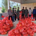 Sebanyak 212 Paket Sembako Disalurkan Bagi Warga Terdampak Bencana di Desa Lembang-lembang, Luwu Utara