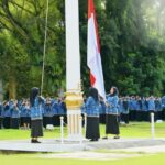 Dobrak Tradisi! 3 ASN Perempuan DPMPTSP Lutra Sukses Jadi Penggerek Bendera di Upacara HKN
