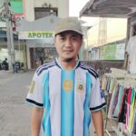 Sepotong Jersey Argentina: Antara Kemewahan Di Gedung Mall dan Kesederhanaan di Lapak Tepian Jalan Makassar