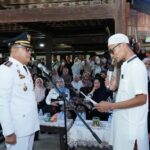 Suasana Haru Selimuti Pelepasan Jenazah Arifin Junaidi, Diserahkan Putra Sulungnya ke Pemda Lutra untuk Diupacarakan