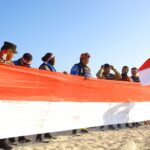 Semarak HUT ke-81 RI, Kapolda Sulsel Kibarkan Bendera Merah Putih di Wilayah Kepulauan Makassar